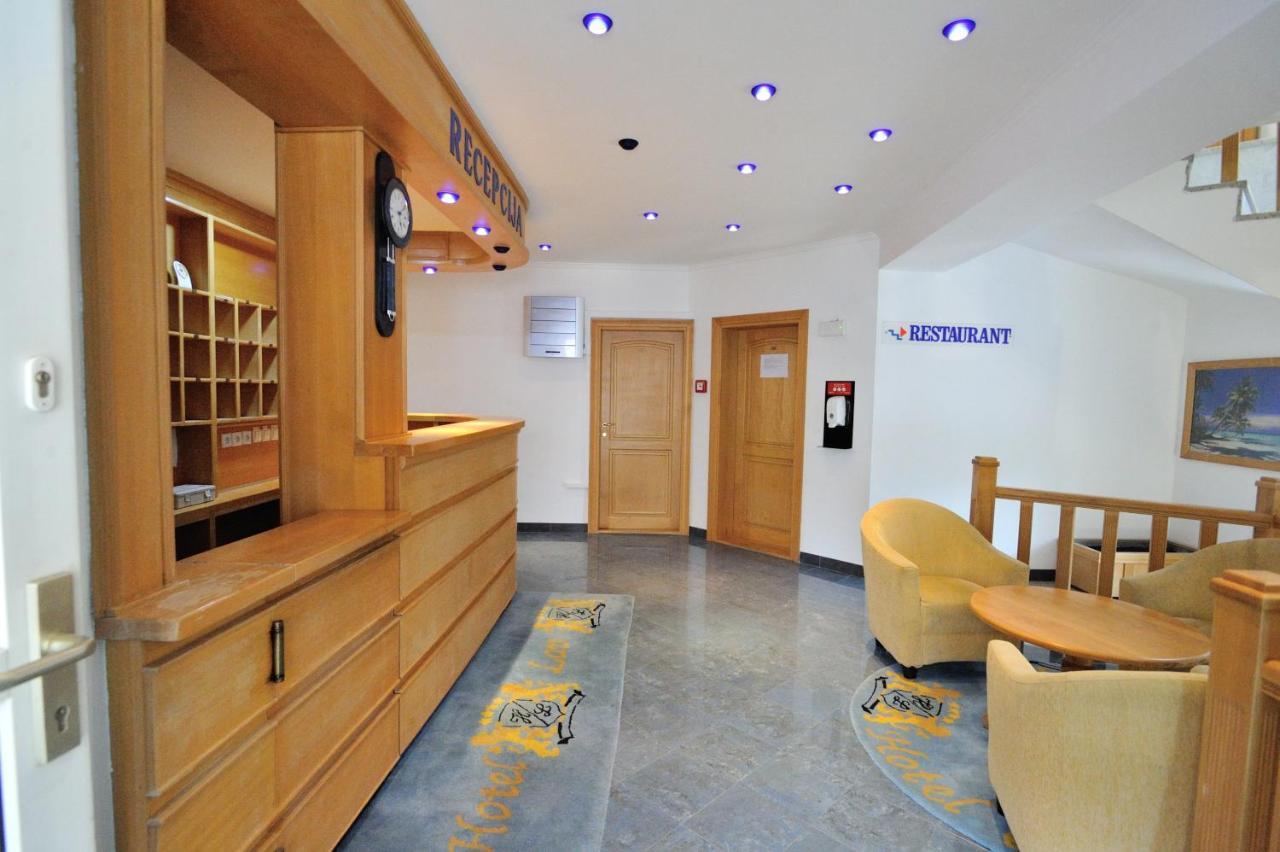 Hotel Lav เนอุม ภายนอก รูปภาพ