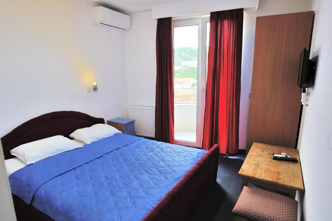 Hotel Lav เนอุม ภายนอก รูปภาพ