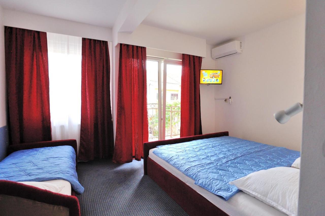 Hotel Lav เนอุม ภายนอก รูปภาพ