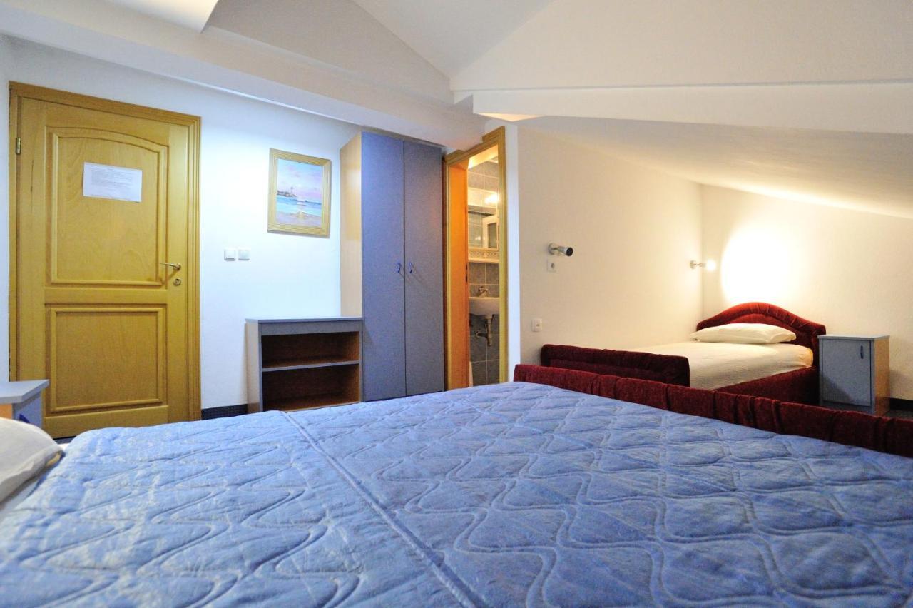 Hotel Lav เนอุม ภายนอก รูปภาพ