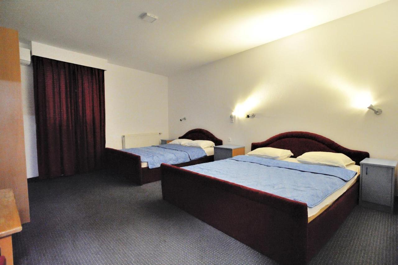 Hotel Lav เนอุม ภายนอก รูปภาพ