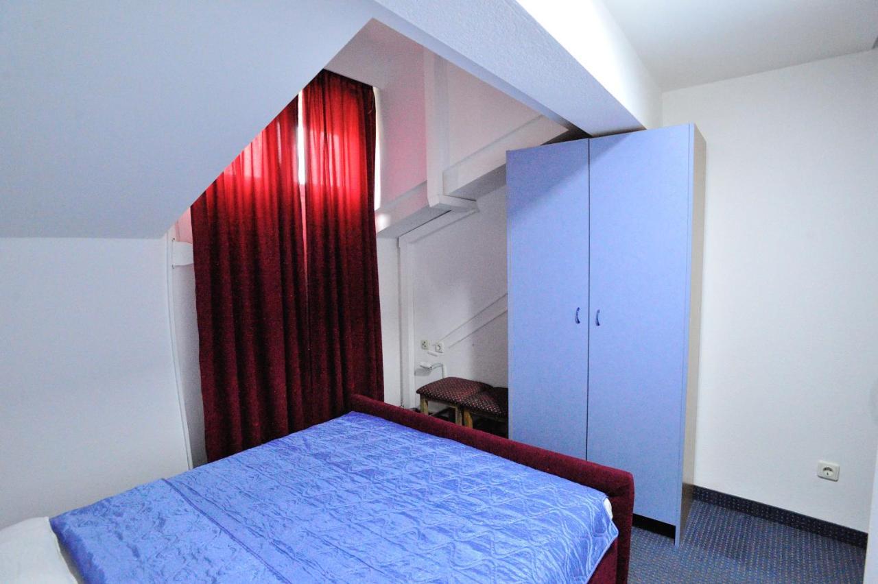 Hotel Lav เนอุม ภายนอก รูปภาพ