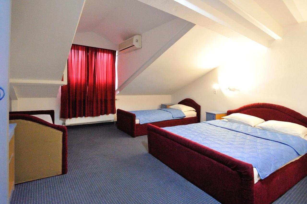 Hotel Lav เนอุม ภายนอก รูปภาพ
