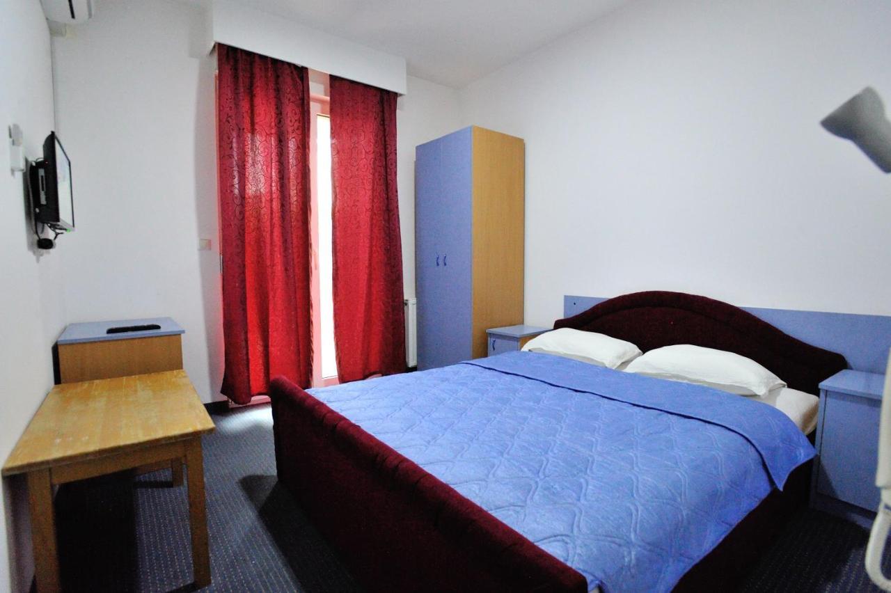 Hotel Lav เนอุม ภายนอก รูปภาพ