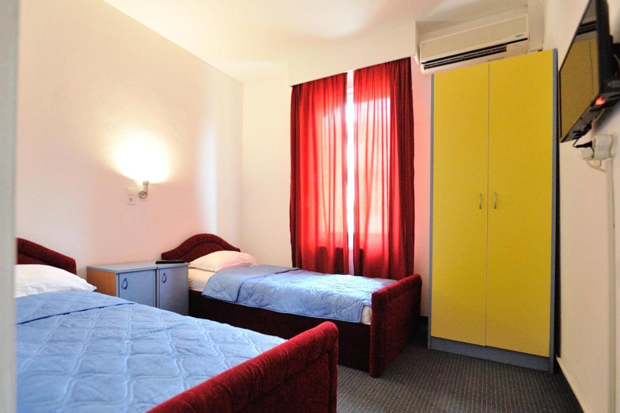Hotel Lav เนอุม ภายนอก รูปภาพ