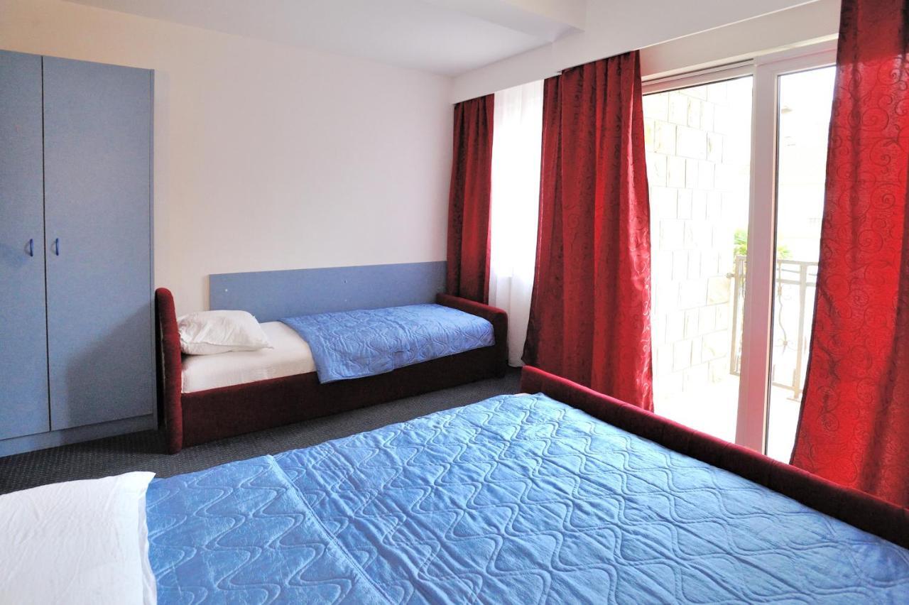 Hotel Lav เนอุม ภายนอก รูปภาพ