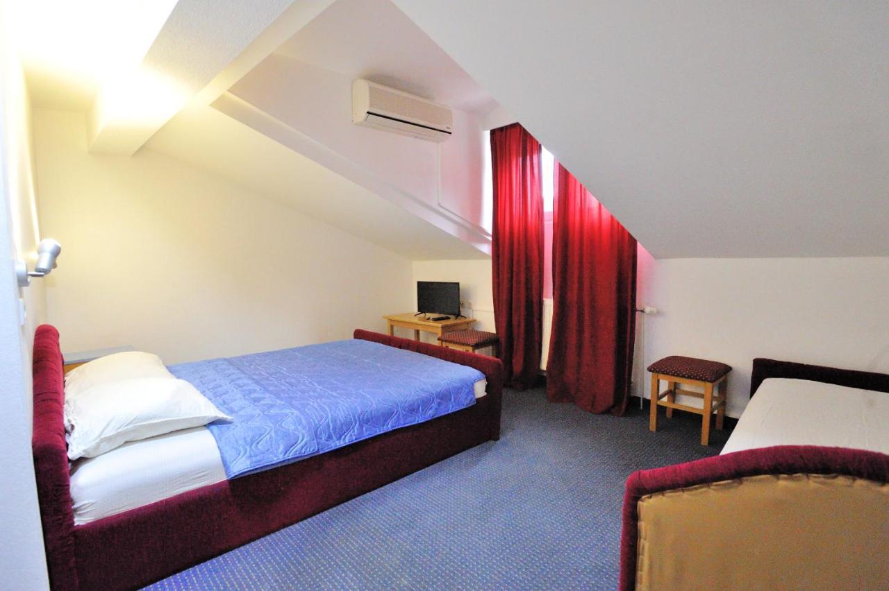 Hotel Lav เนอุม ภายนอก รูปภาพ